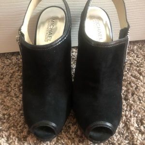 Michael Kors heels sz 7 black suede